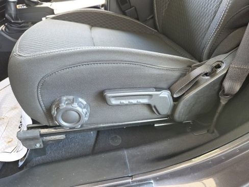 Used 2021 Jeep Wrangler Sport S image 92