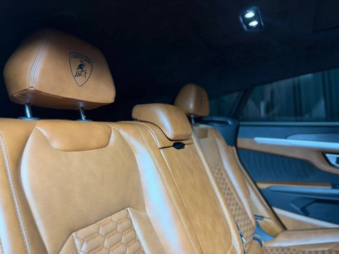 Used 2019 Lamborghini Urus AWD/4WD image 25