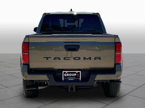 Used 2025 Toyota Tacoma TRD Sport w/ TRD Sport Upgrade Package RWD image 5