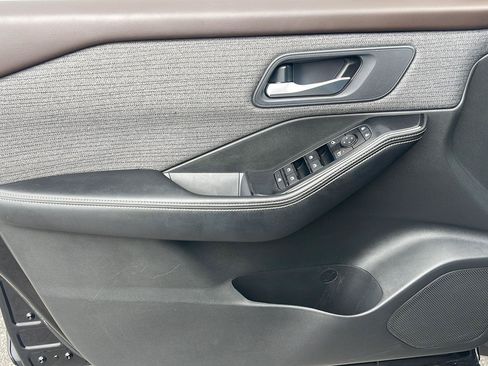 Used 2023 Nissan Rogue SV FWD image 13