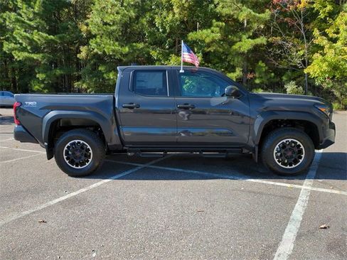 New 2025 Toyota Tacoma TRD Off-Road image 3