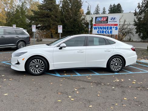 Used 2021 Hyundai Sonata Limited w/ Cargo Package image 2