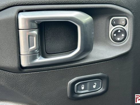 Used 2024 Jeep Wrangler Unlimited Sport AWD/4WD image 13