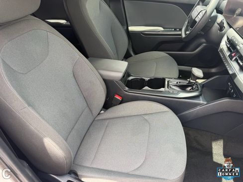Used 2025 Kia K4 FWD image 11