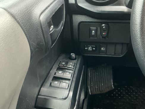 Used 2020 Toyota Tacoma SR w/ SR Convenience Package RWD image 19