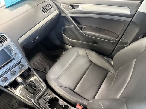 Used 2016 Volkswagen Golf SE FWD image 11