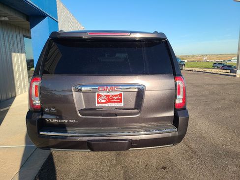Used 2015 GMC Yukon XL Denali w/ Premium Package image 7