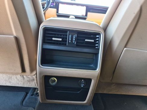 Used 2021 Porsche Cayenne AWD/4WD image 17