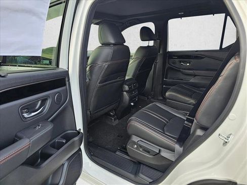 New 2025 Honda Pilot TrailSport image 12