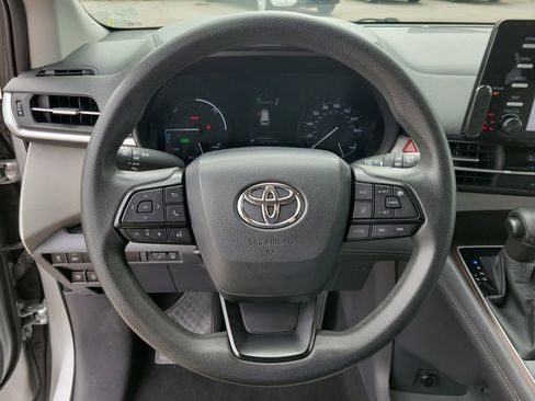 Used 2022 Toyota Sienna LE FWD image 22