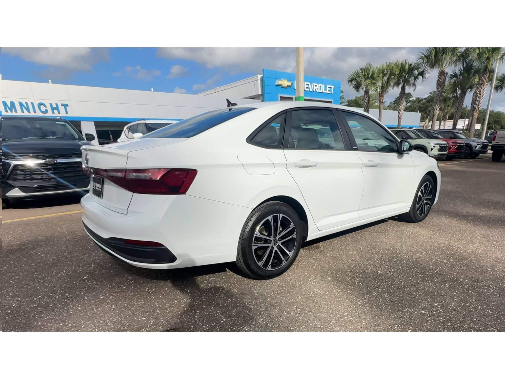 Used 2025 Volkswagen Jetta Sport FWD image 2