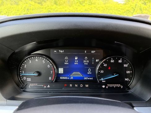 Used 2021 Ford Explorer XLT w/ Equipment Group 202A AWD/4WD image 18