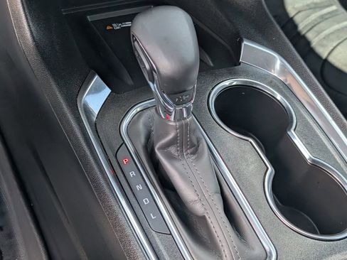 Used 2023 Chevrolet Traverse LT image 21