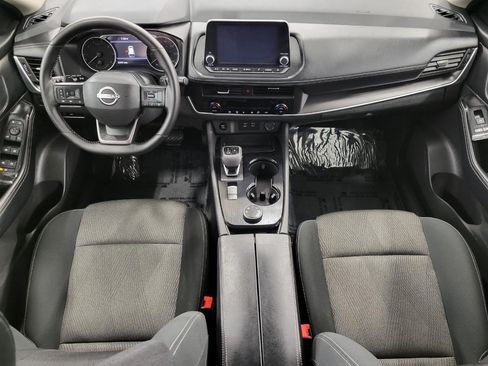 Used 2025 Nissan Rogue SV image 7