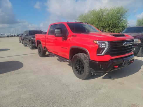 Used 2025 Chevrolet Silverado 2500 LT w/ Trail Boss Package AWD/4WD image 2
