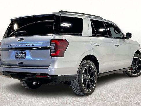 Used 2024 Ford Expedition Limited image 2