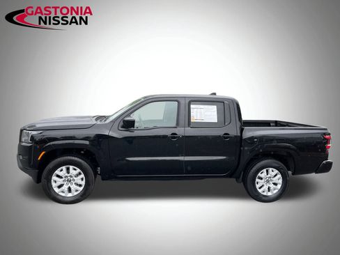 Used 2023 Nissan Frontier SV image 6