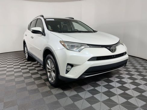 Used 2018 Toyota RAV4 Limited w/ Advanced Technology Package image 19