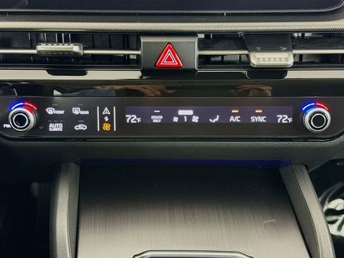 New 2026 Kia Sportage LX FWD image 17