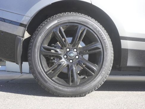 Used 2019 Land Rover Range Rover Velar R-Dynamic SE image 31