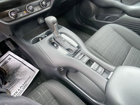 Certified 2024 Honda HR-V LX image 19