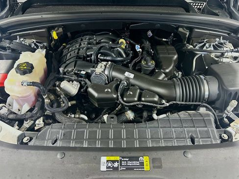 Used 2025 Jeep Grand Cherokee Altitude RWD image 28