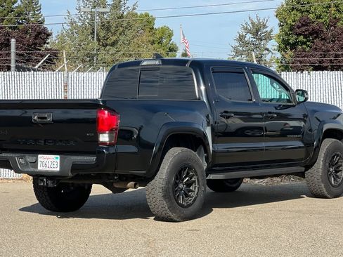 Used 2021 Toyota Tacoma SR5 w/ Technology Package AWD/4WD image 3