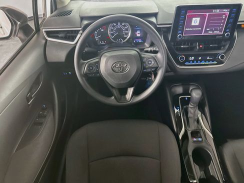 Used 2022 Toyota Corolla LE FWD image 25