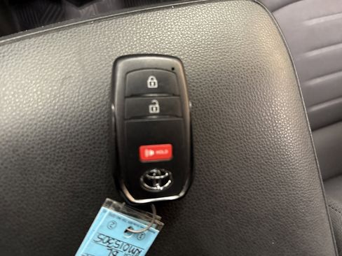 Used 2024 Toyota Tacoma TRD Off-Road image 32