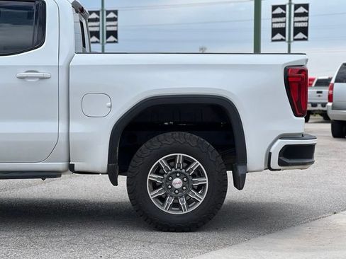 Used 2024 GMC Sierra 1500 AT4 w/ Technology Package AWD/4WD image 4