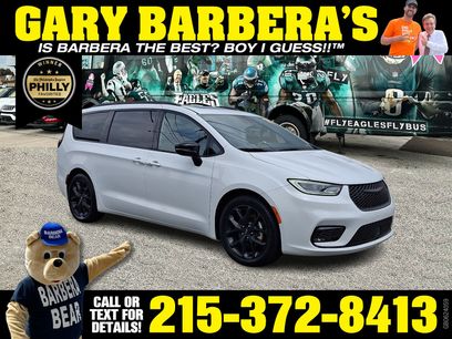 Used 2025 Chrysler Pacifica Limited