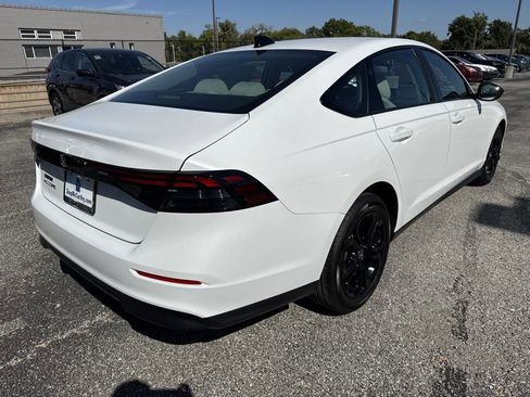 New 2025 Honda Accord SE image 12