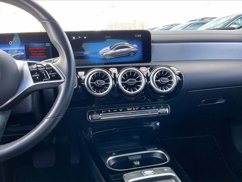 Used 2025 Mercedes-Benz CLA 250 image 6
