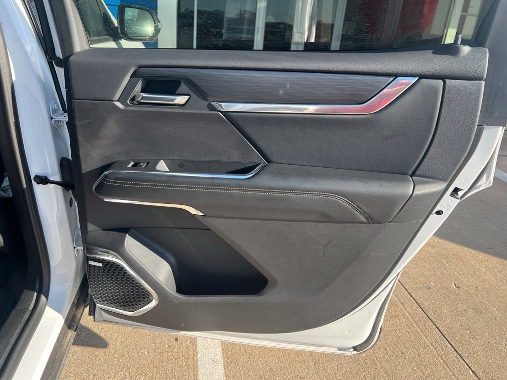 Used 2026 GMC Acadia Elevation w/ Elevation Premium Package AWD/4WD image 14