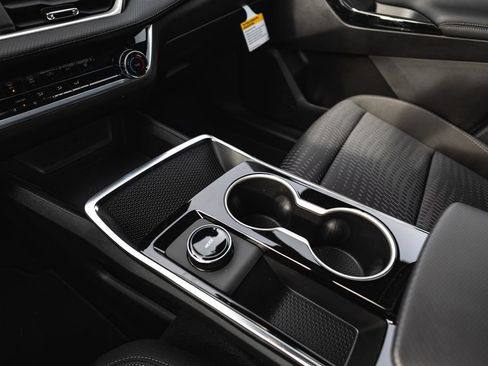 New 2026 Chevrolet Equinox LT w/ LPO, Floor Liner Package AWD/4WD image 10