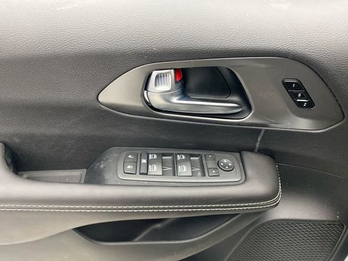 New 2026 Chrysler Pacifica Select w/ S Appearance Package image 11