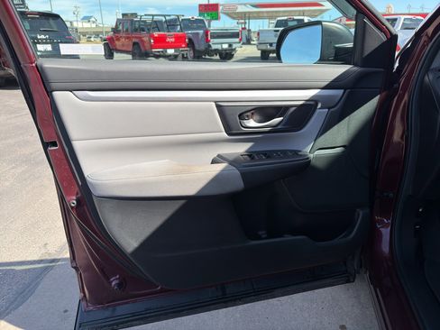 Used 2018 Honda CR-V LX image 15