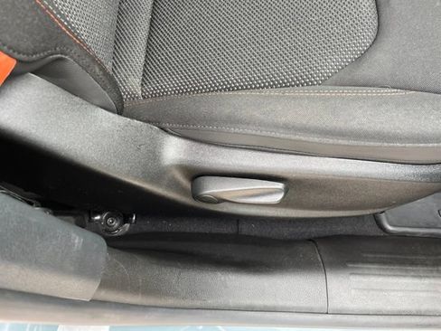 Used 2016 Jeep Renegade 75th Anniversary FWD image 44