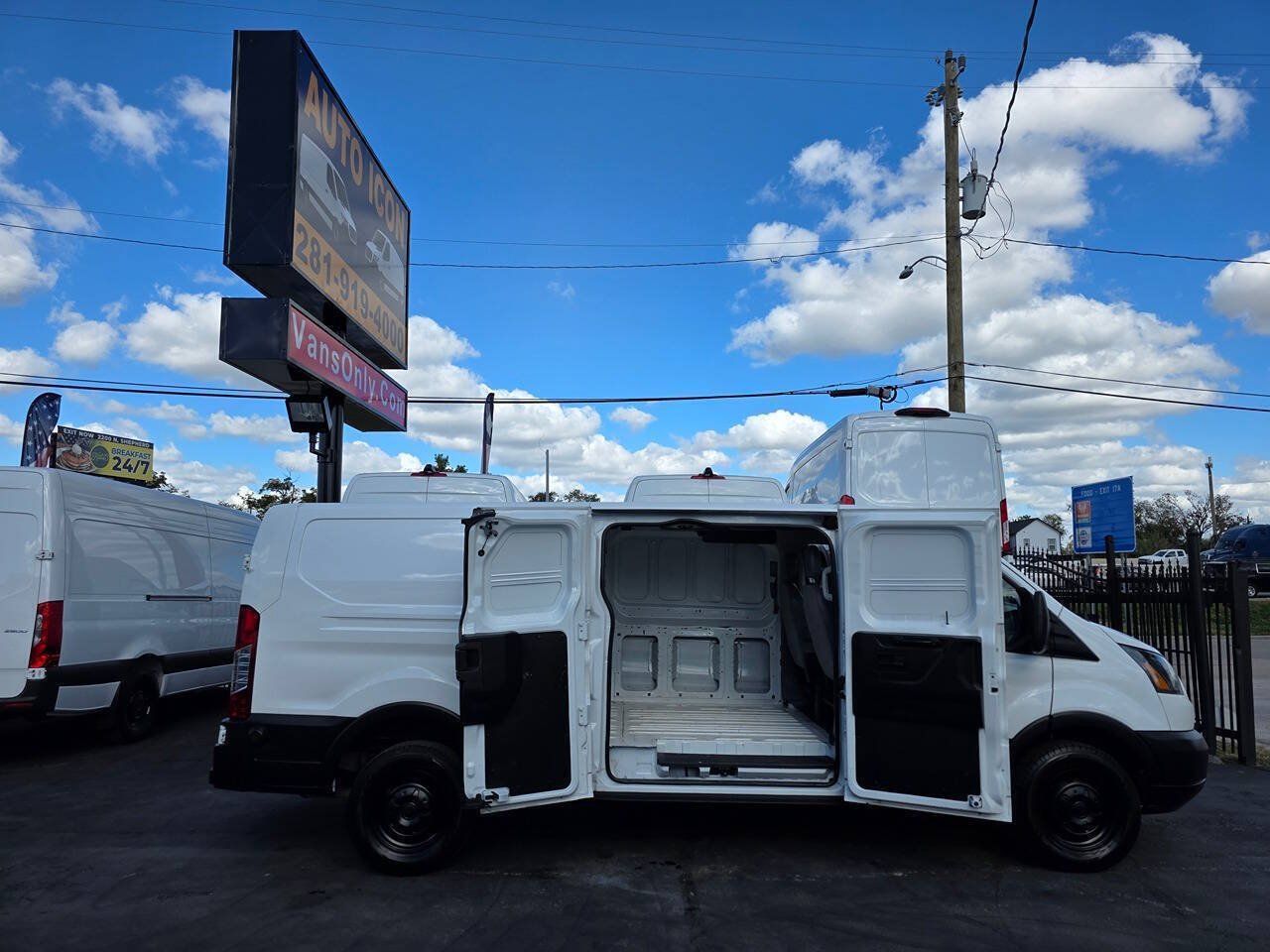 Used 2019 Ford Transit 250 148 Low Roof RWD image 5