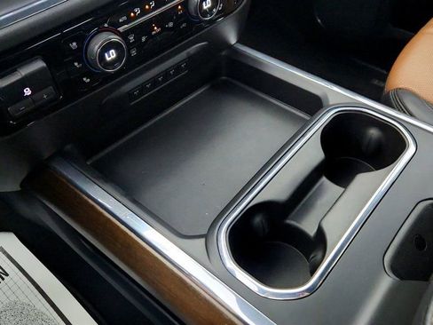 Used 2024 Chevrolet Silverado 2500 High Country w/ High Country Premium Package image 16