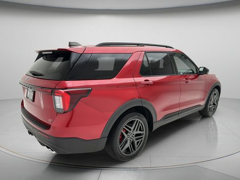 Used 2025 Ford Explorer ST w/ Sun And Sound Package AWD/4WD image 5