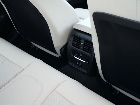 New 2026 BMW 330i xDrive Sedan w/ Premium Package AWD/4WD image 10