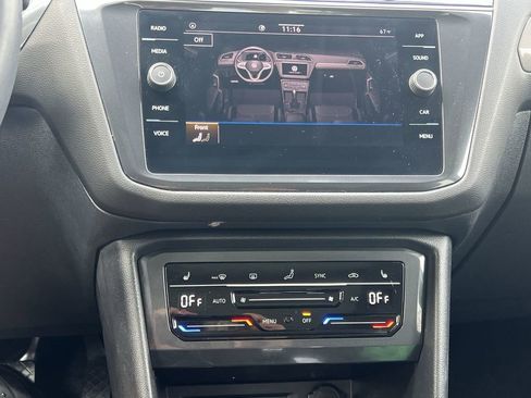 Certified 2022 Volkswagen Tiguan SE image 19