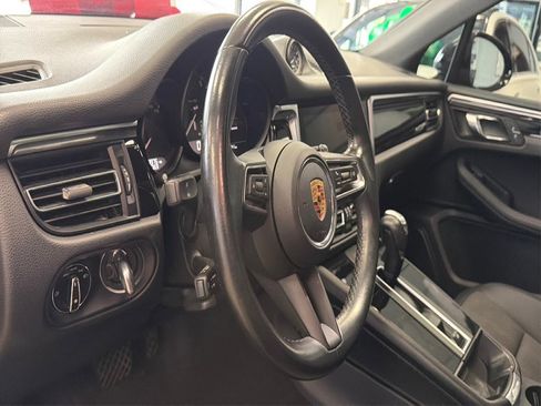 Used 2022 Porsche Macan AWD/4WD image 23