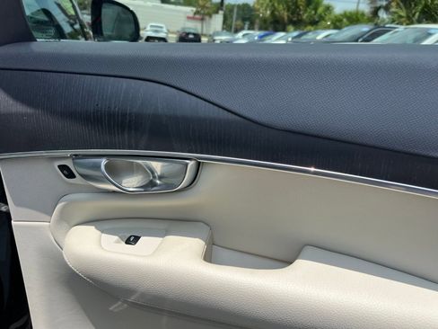 Used 2020 Volvo XC90 T5 Momentum w/ Protection Package Premier FWD image 52