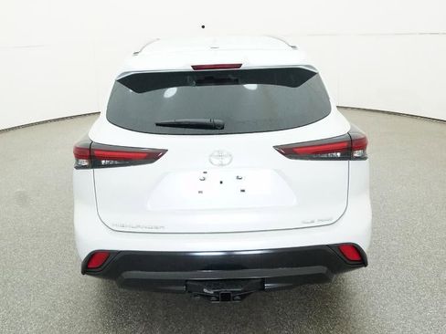 New 2026 Toyota Highlander XLE image 7