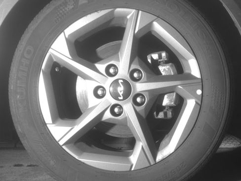 Used 2025 Kia K4 LXS image 13