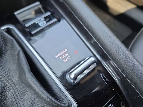 Used 2025 Jeep Compass Latitude w/ Sun & Sound Group image 24