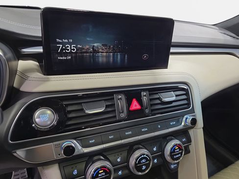 Used 2022 Genesis G70 3.3T w/ Sport Prestige Package image 19