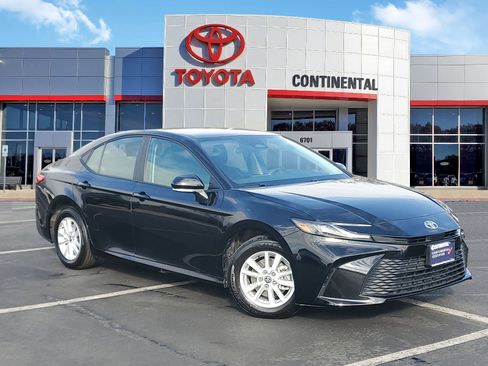 Used 2026 Toyota Camry LE image 2